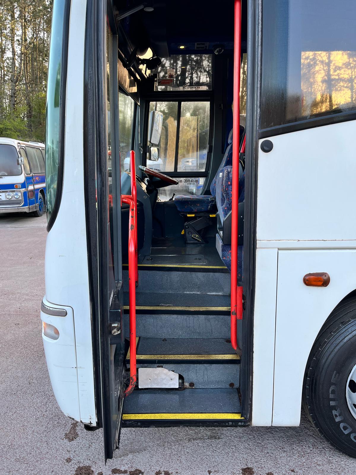 Photo of 2003 Volvo B12M Plaxton Paragon