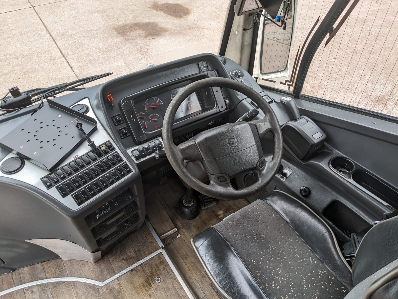 Photo of 2011 Volvo B9R Caetano Levante
