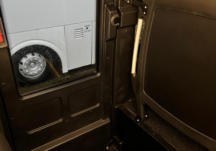 Photo of 2025 AOS Isuzu Visigo