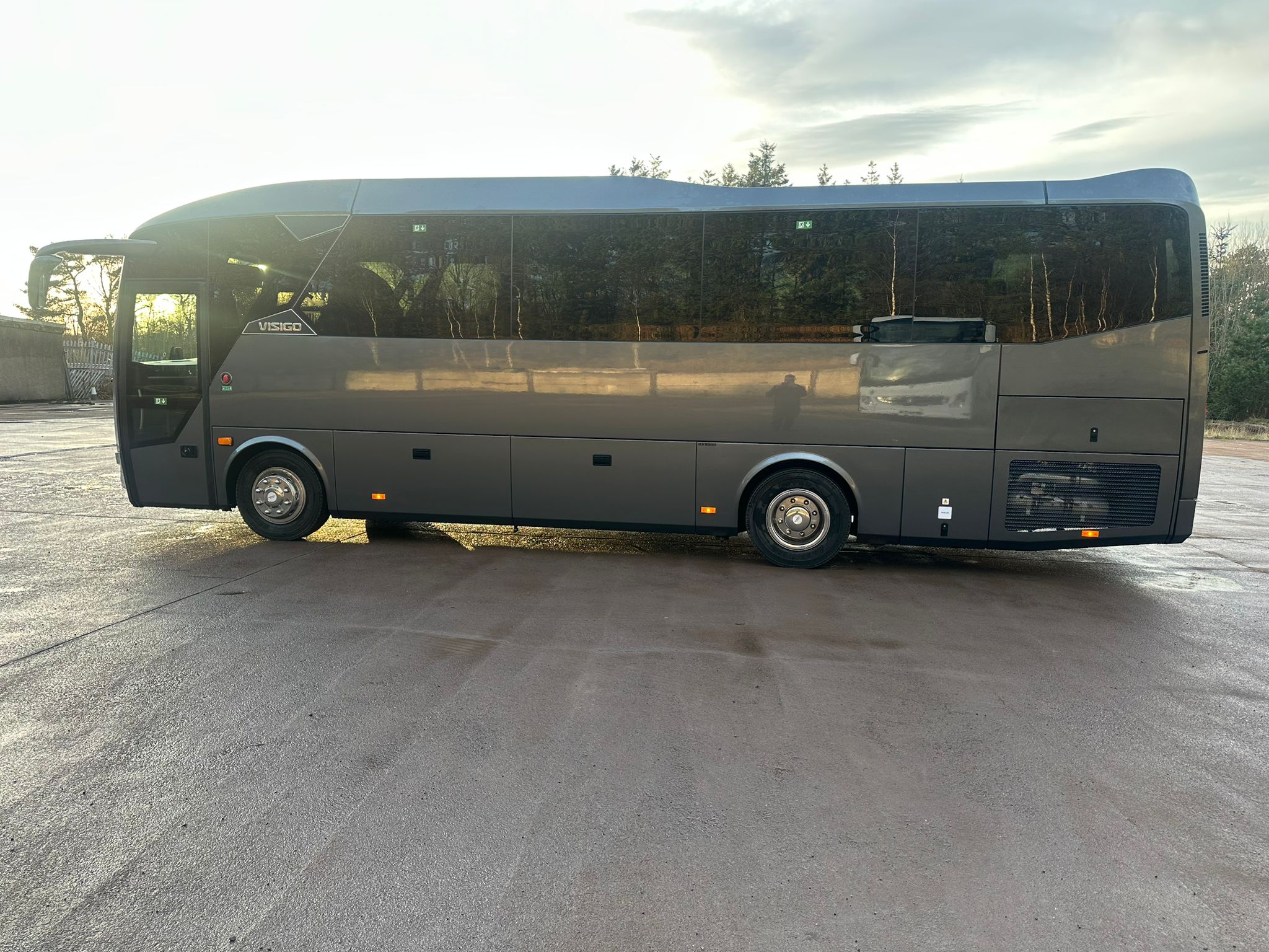 Photo of 2025 AOS Isuzu Visigo