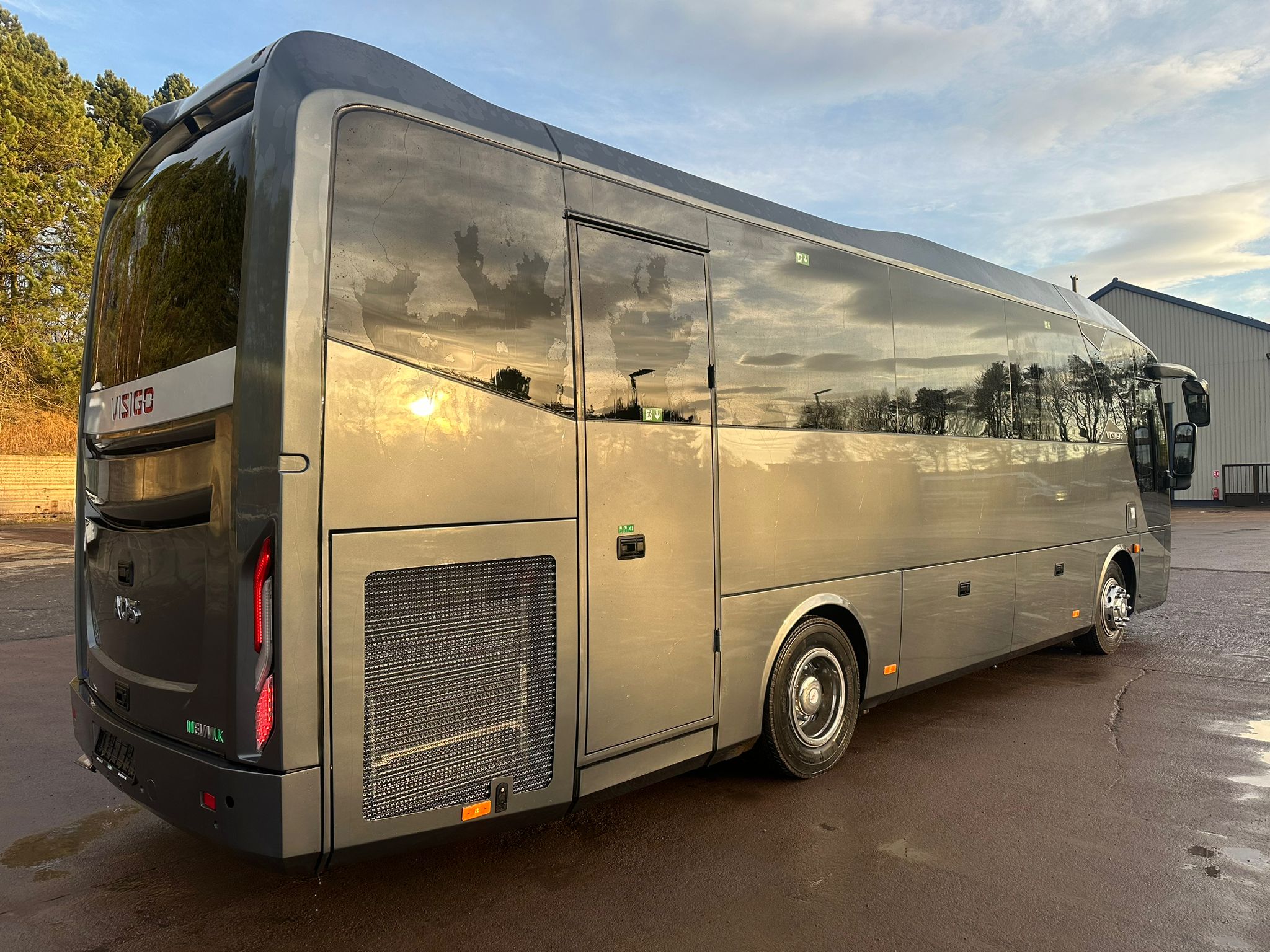 Photo of 2025 AOS Isuzu Visigo