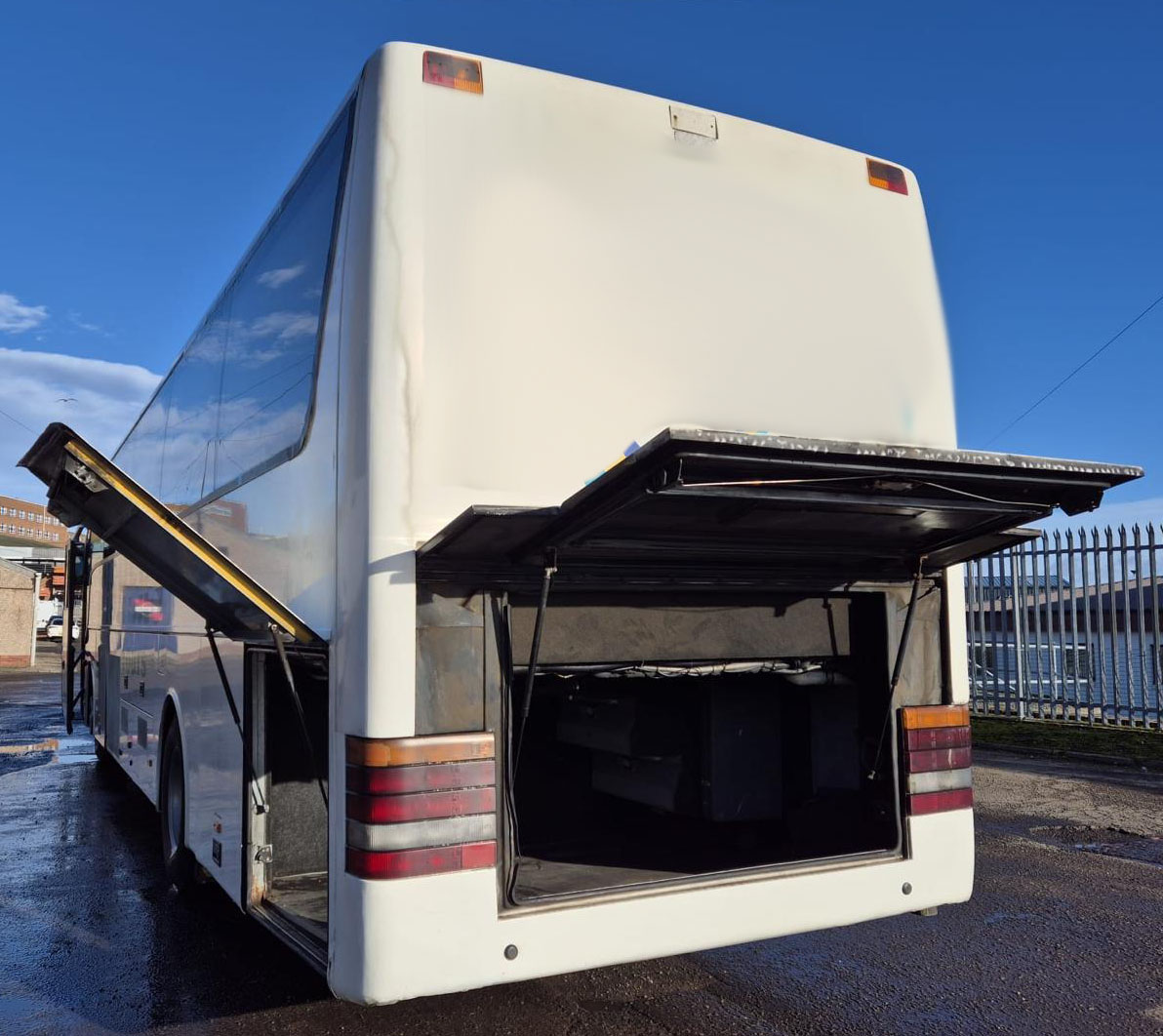 Photo of 2005 Volvo B12M Van Hool Alizee