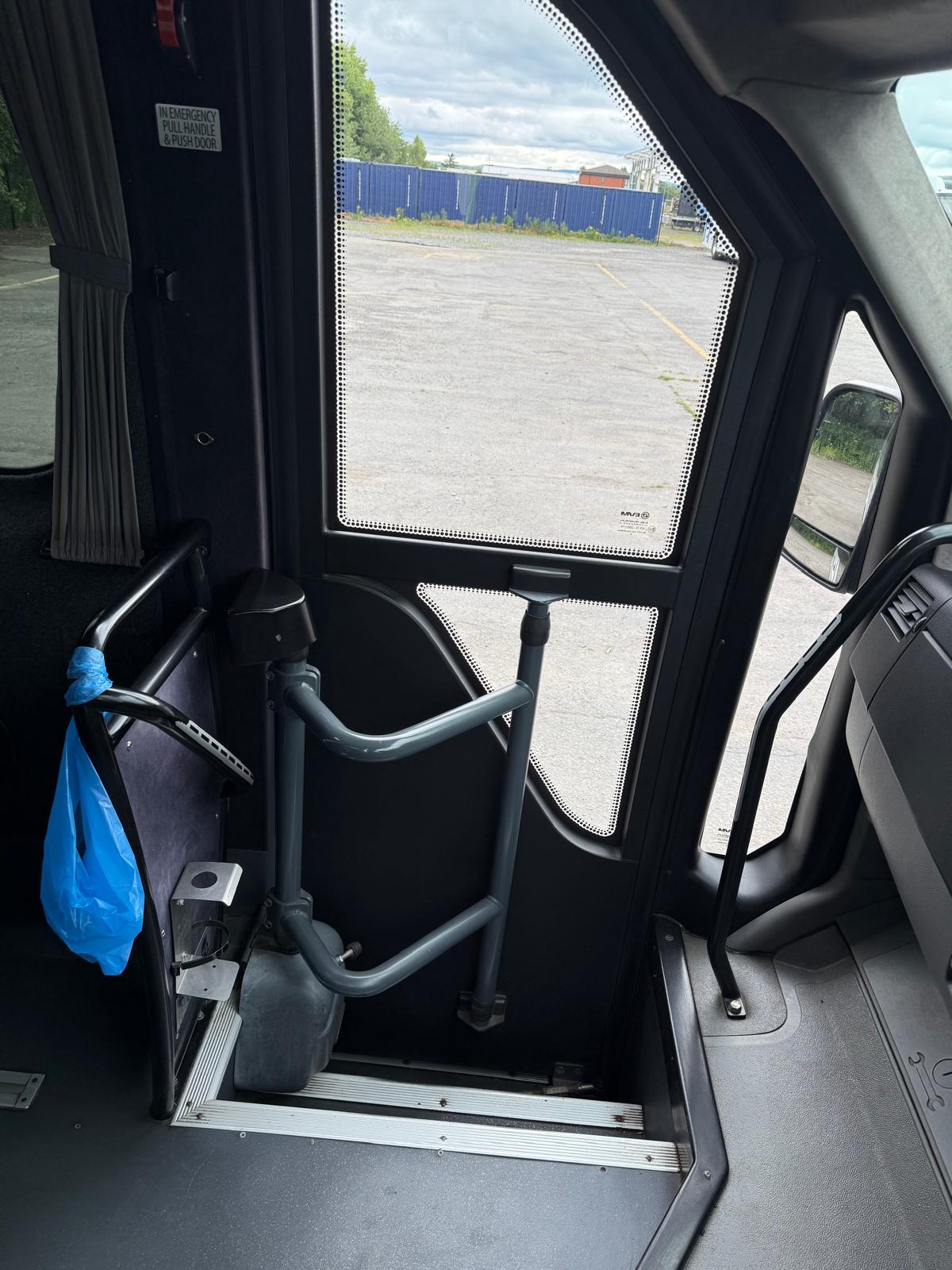 Photo of 2014 Mercedes 516 Sprinter Bluetec