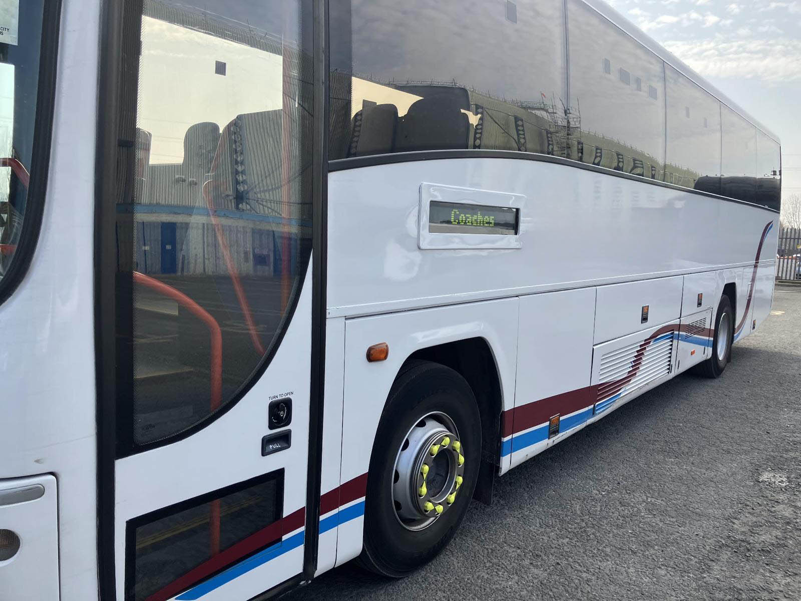 Photo of 2004 Volvo B12M Plaxton Paragon