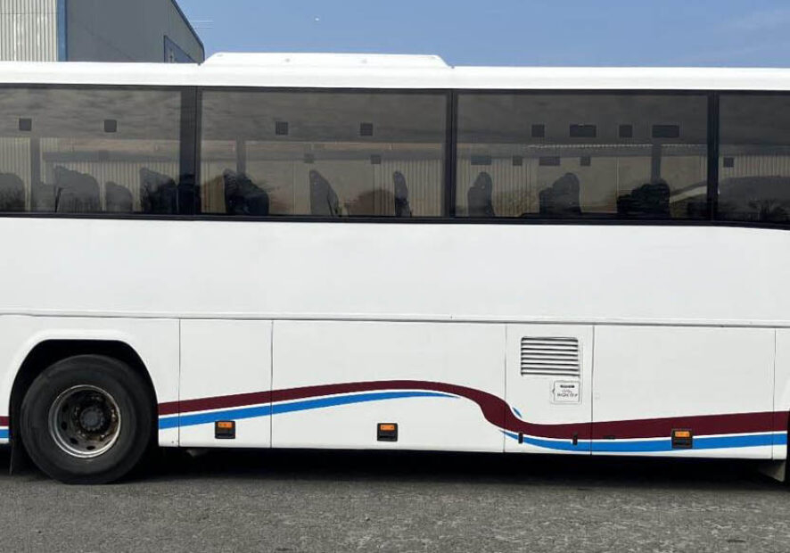 Photo of 2004 Volvo B12M Plaxton Paragon