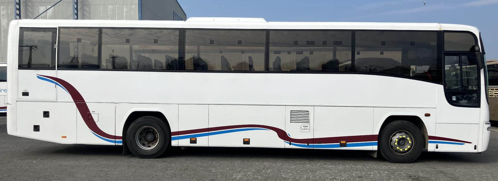 Photo of 2004 Volvo B12M Plaxton Paragon