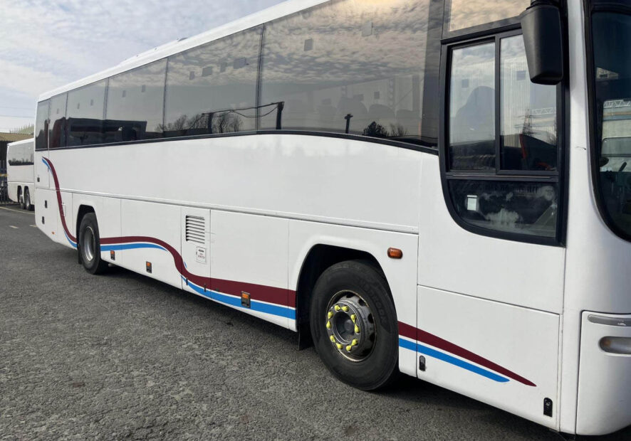 Photo of 2004 Volvo B12M Plaxton Paragon