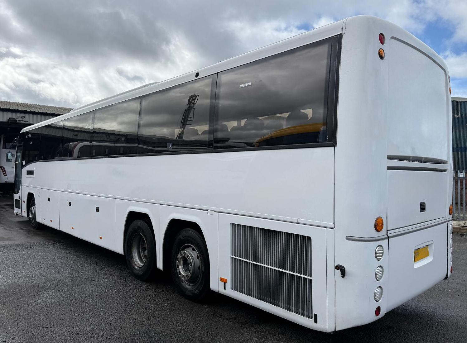 Photo of 2007 Volvo B12BT Plaxton Panther Triaxle