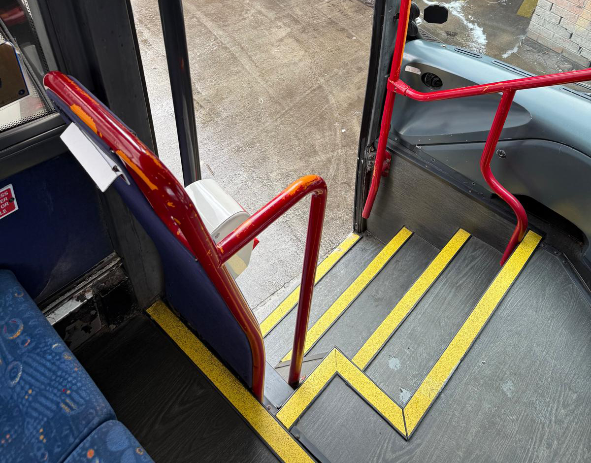 Photo of 2007 Volvo B12BT Plaxton Panther Triaxle