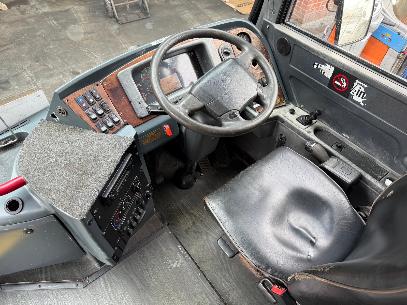 Photo of 2007 Volvo B12BT Plaxton Panther Triaxle