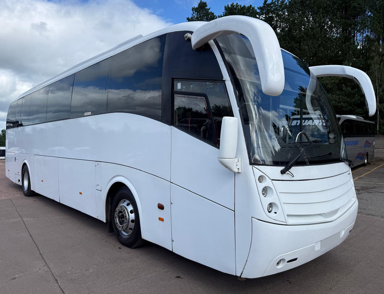 Photo of 2011 Volvo B9R Caetano Levante