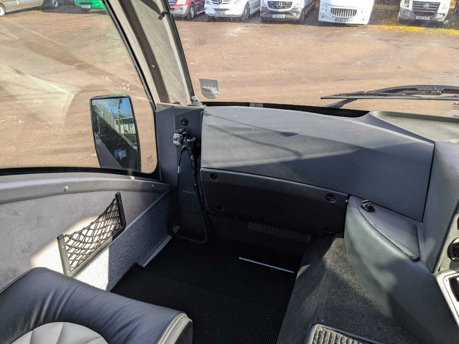 Photo of 2015 Mercedes Unvi Voyager GT