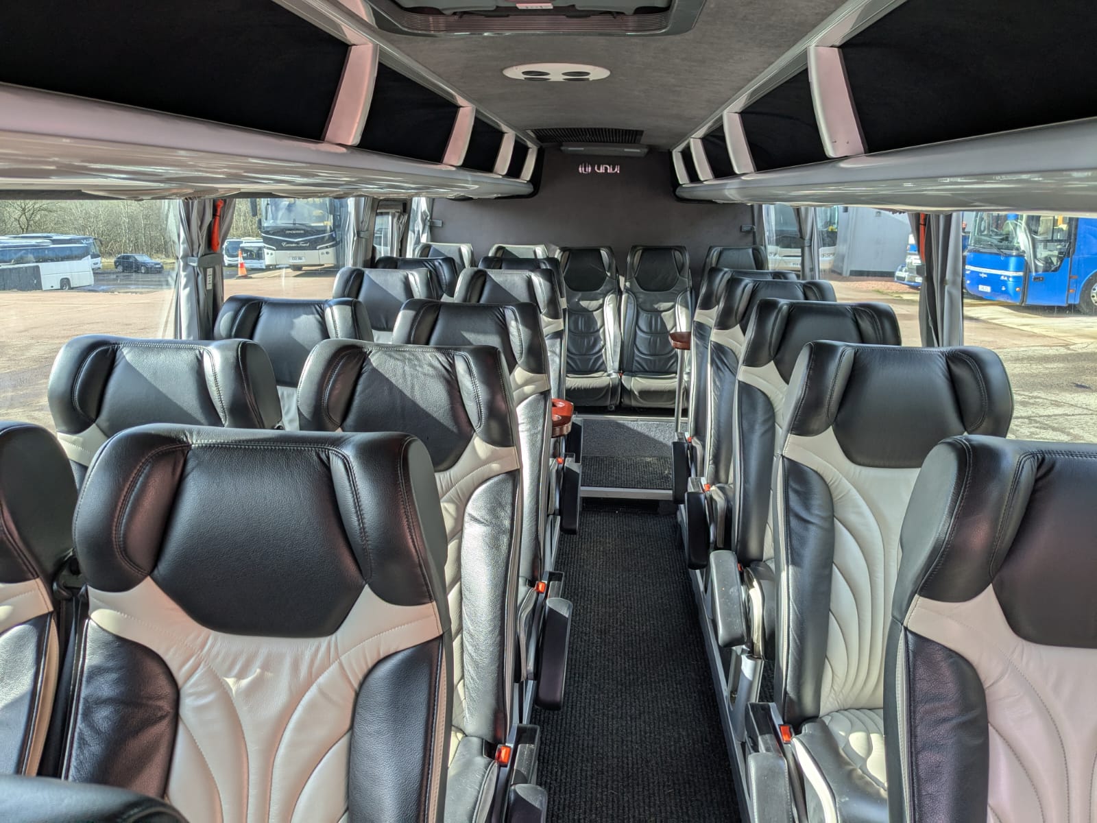 Photo of 2015 Mercedes Unvi Voyager GT