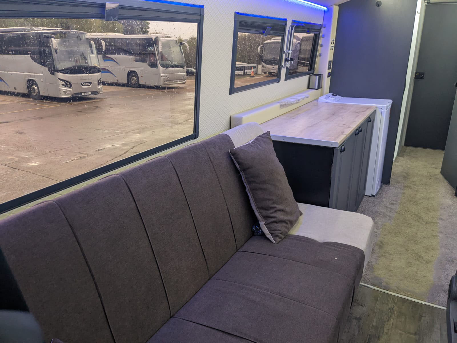Photo of 1998 Volvo B9M Van Hool Alizee