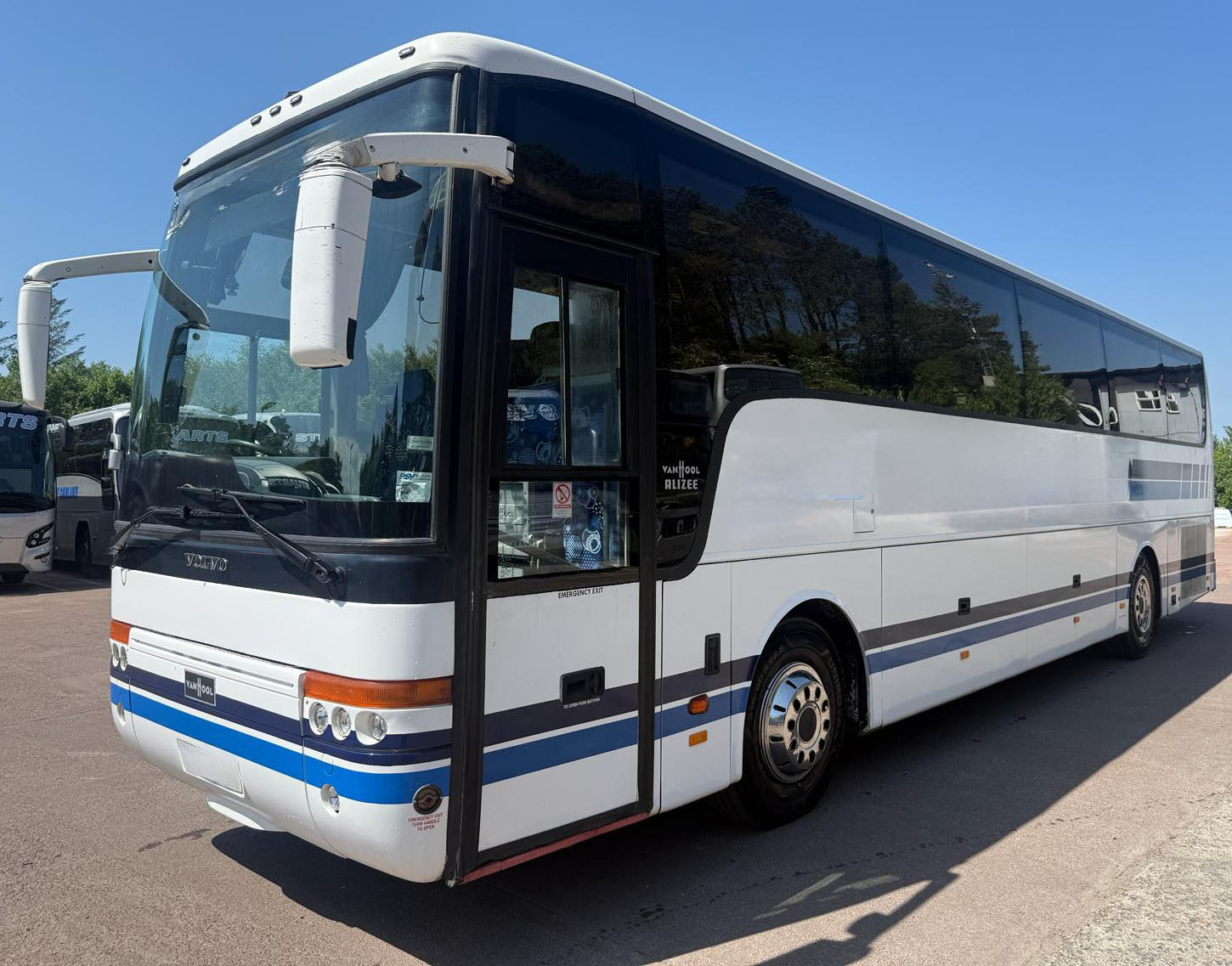 Photo of 2005 Volvo B12B Van Hool