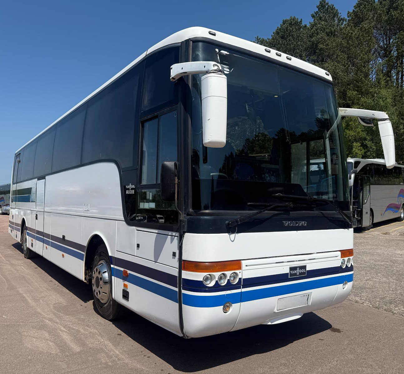 Photo of 2005 Volvo B12B Van Hool