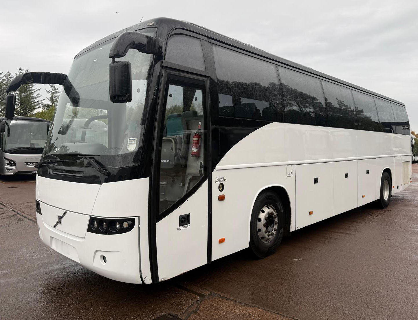 Photo of 2010 Volvo B12B 9700
