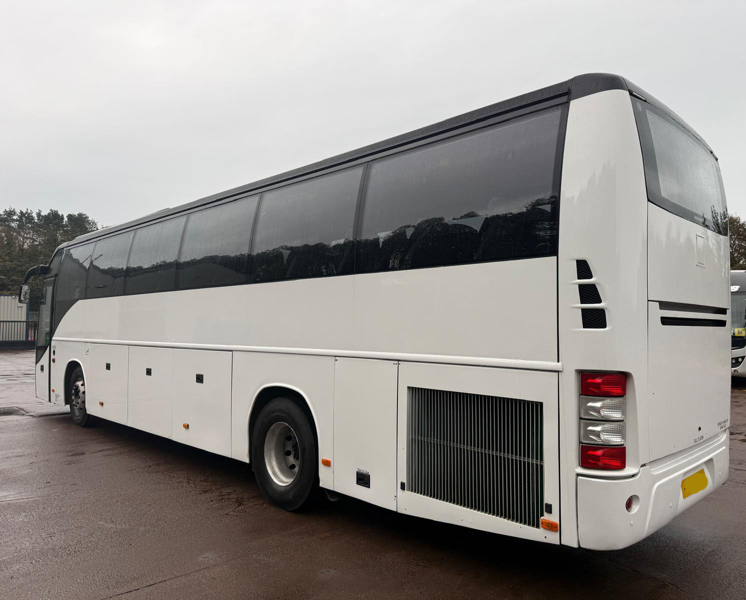 Photo of 2010 Volvo B12B 9700